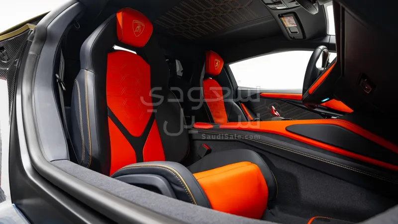 2025 Lamborghini Revuelto