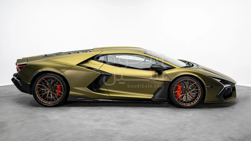 2025 Lamborghini Revuelto