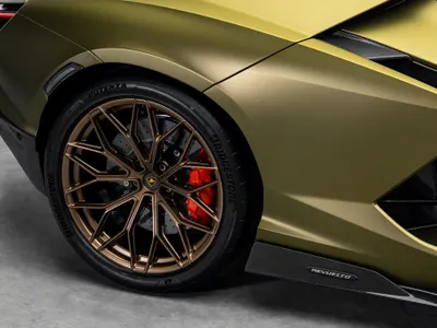 2025 Lamborghini Revuelto