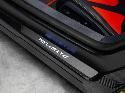 2025 Lamborghini Revuelto
