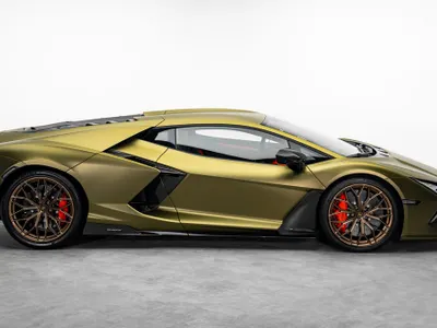 2025 Lamborghini Revuelto
