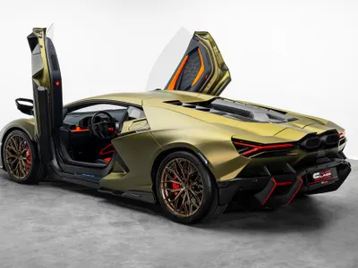2025 Lamborghini Revuelto