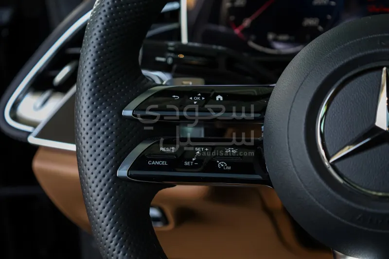 2025 مرسيدس - بنز إي 200