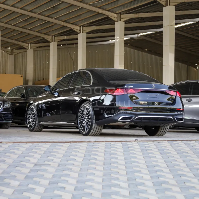 2025 مرسيدس - بنز إي 200