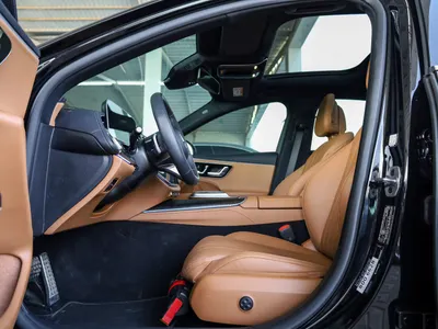 2025 مرسيدس - بنز إي 200