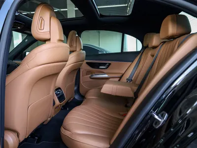 2025 مرسيدس - بنز إي 200