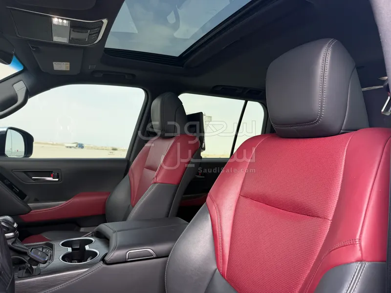 2022 تويوتا لاند كروزر في اكس ار