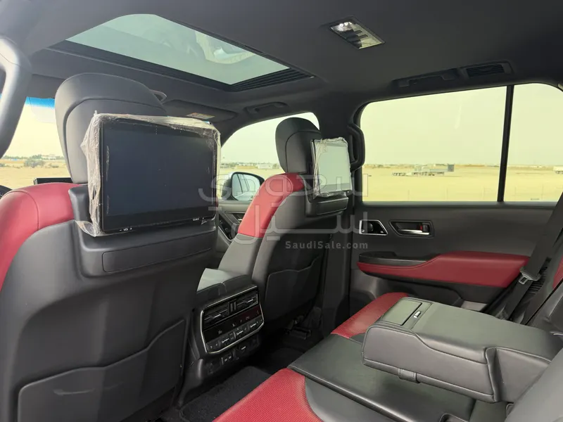 2022 تويوتا لاند كروزر في اكس ار