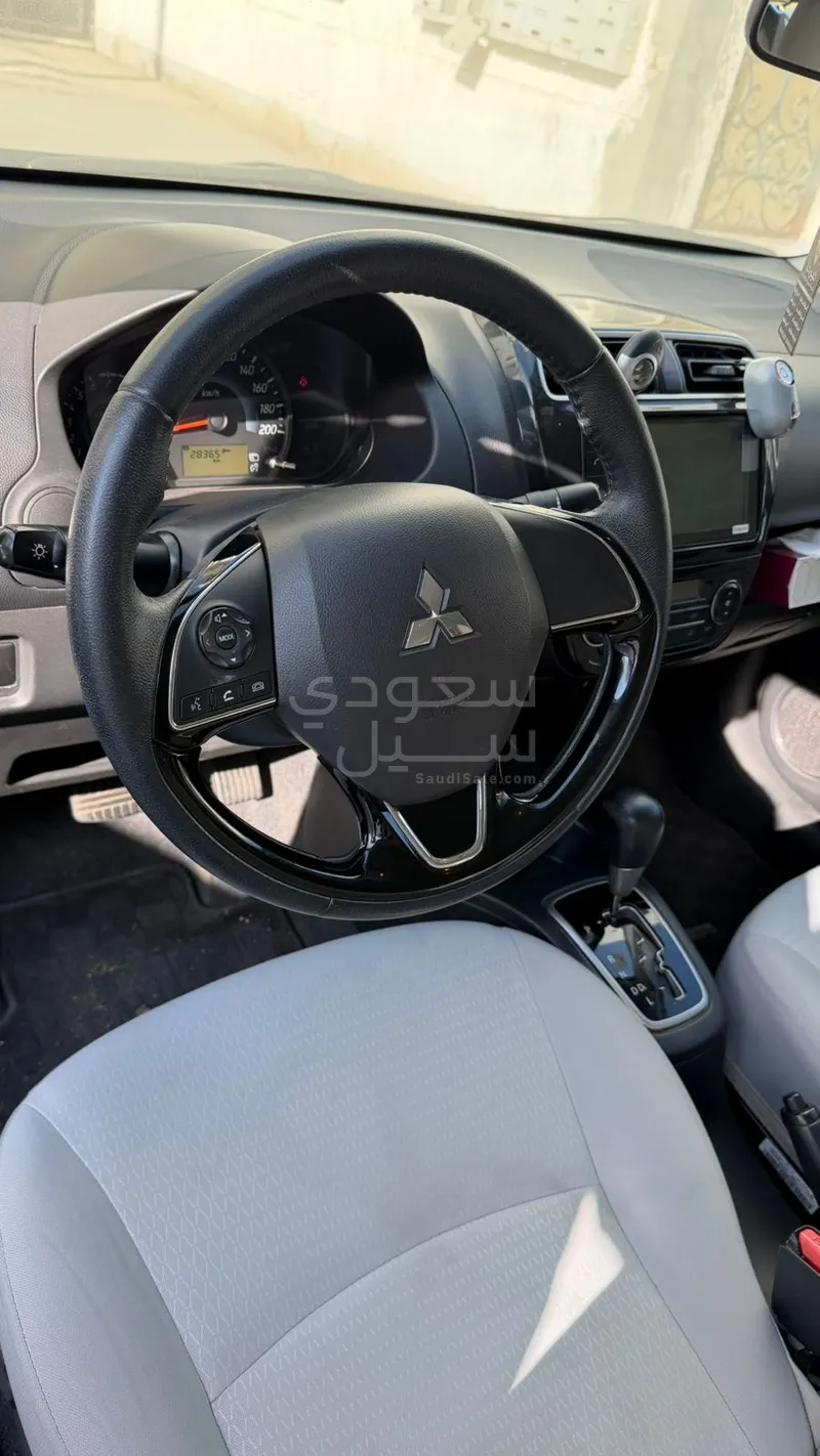 2021 متسوبيشي اتراج