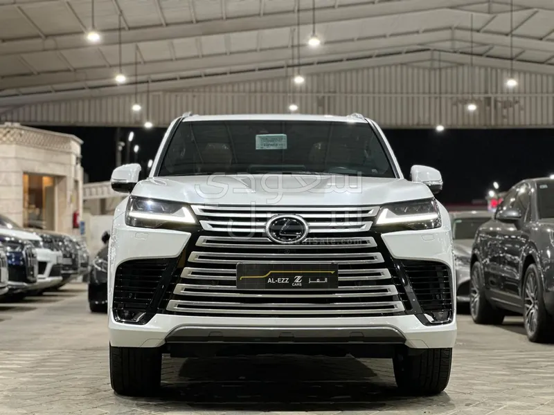 2024 لكزس إل إكس 600