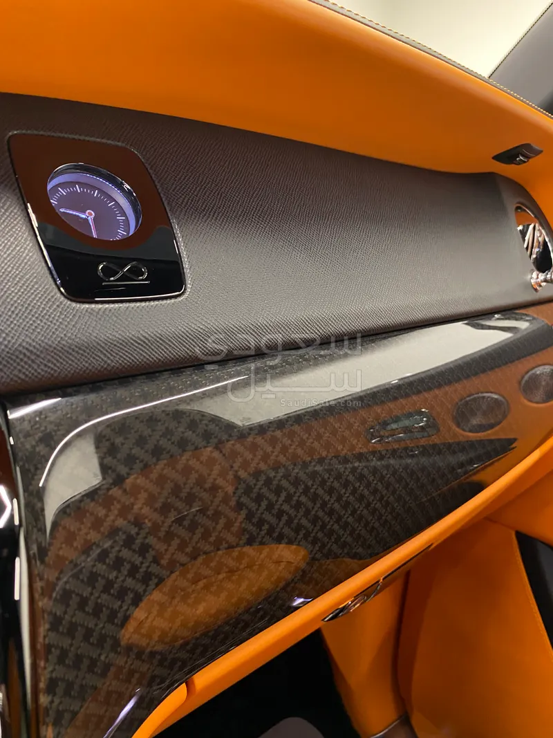 2022 رولز رويس كولينان بلاك بادج