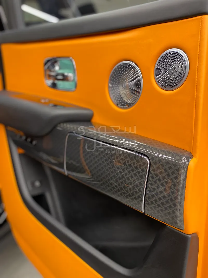 2022 رولز رويس كولينان بلاك بادج