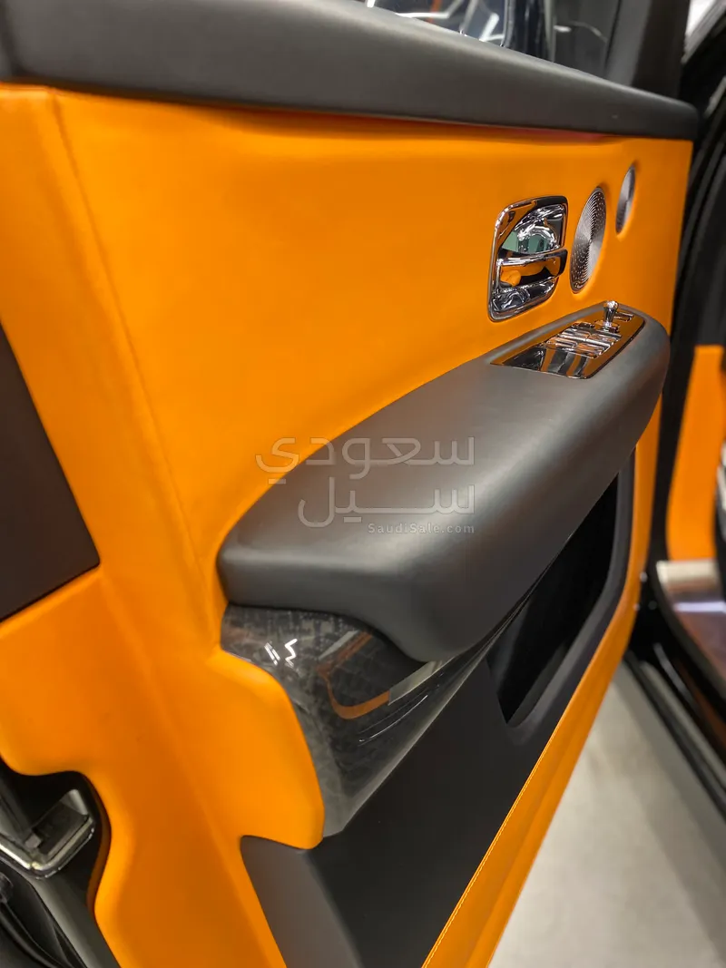 2022 رولز رويس كولينان بلاك بادج