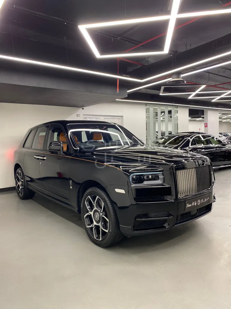 2022 رولز رويس كولينان بلاك بادج