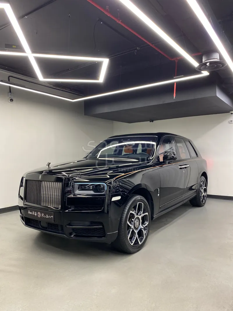 2022 رولز رويس كولينان بلاك بادج