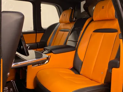 2022 رولز رويس كولينان بلاك بادج