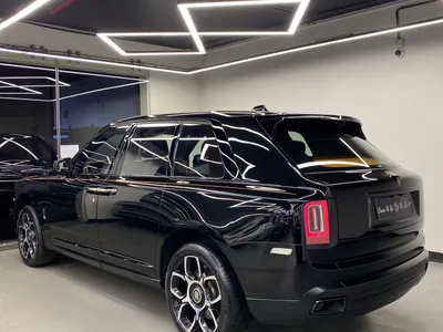 2022 رولز رويس كولينان بلاك بادج