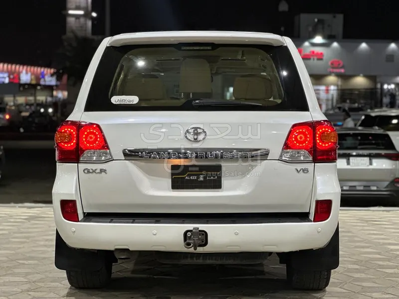 2014 تويوتا لاند كروزر جي اكس ار