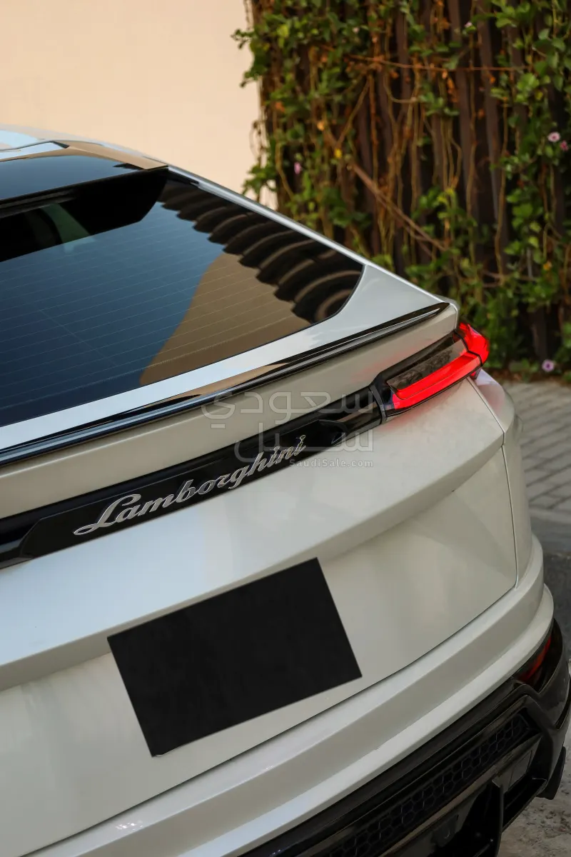 2021 لمبرجيني اوروس