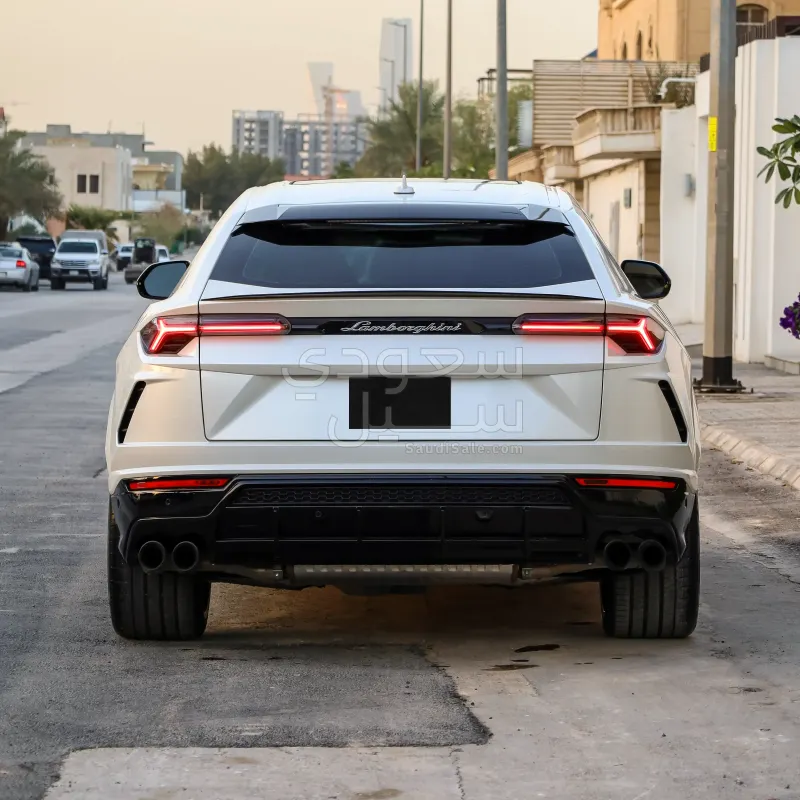 2021 لمبرجيني اوروس