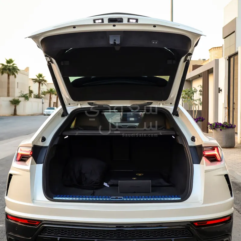 2021 لمبرجيني اوروس