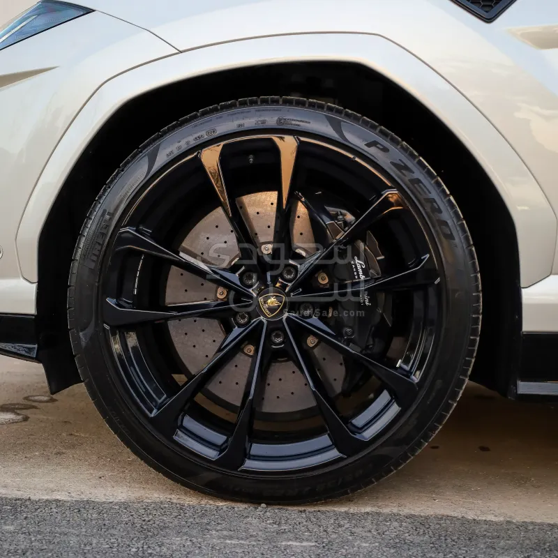 2021 لمبرجيني اوروس