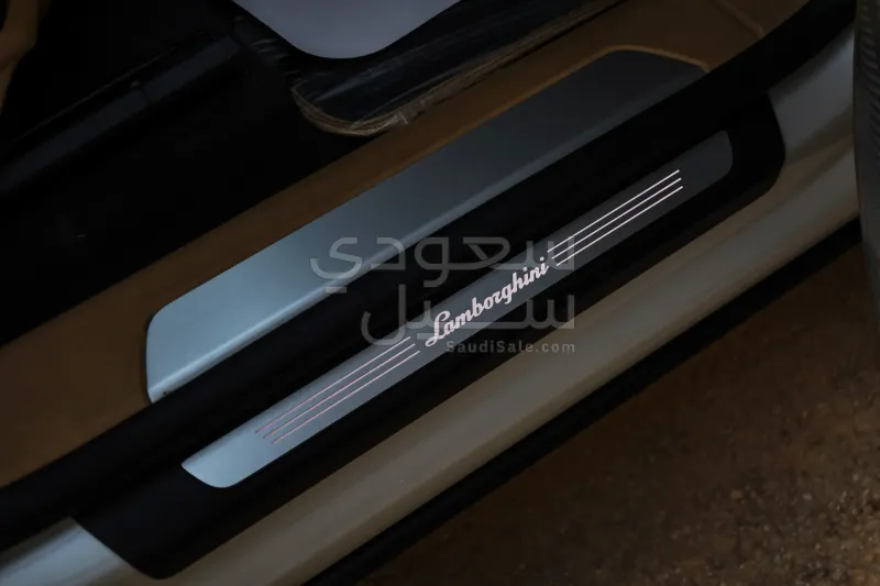 2021 لمبرجيني اوروس