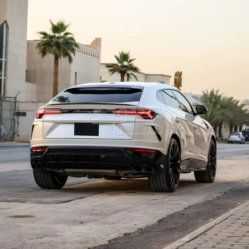 2021 لمبرجيني اوروس