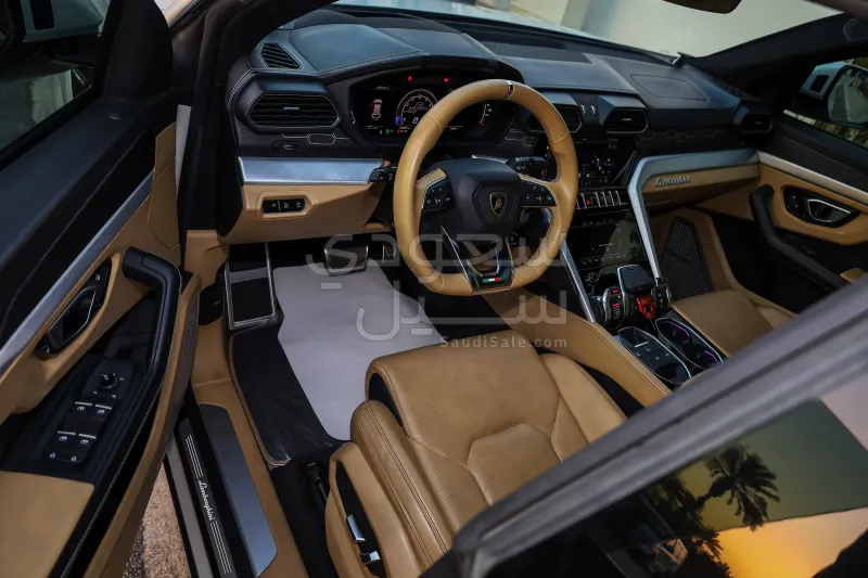 2021 لمبرجيني اوروس