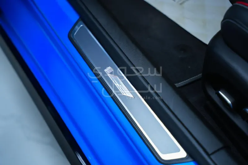 2022 كاديلاك سي تي 5 في بلاك وينج