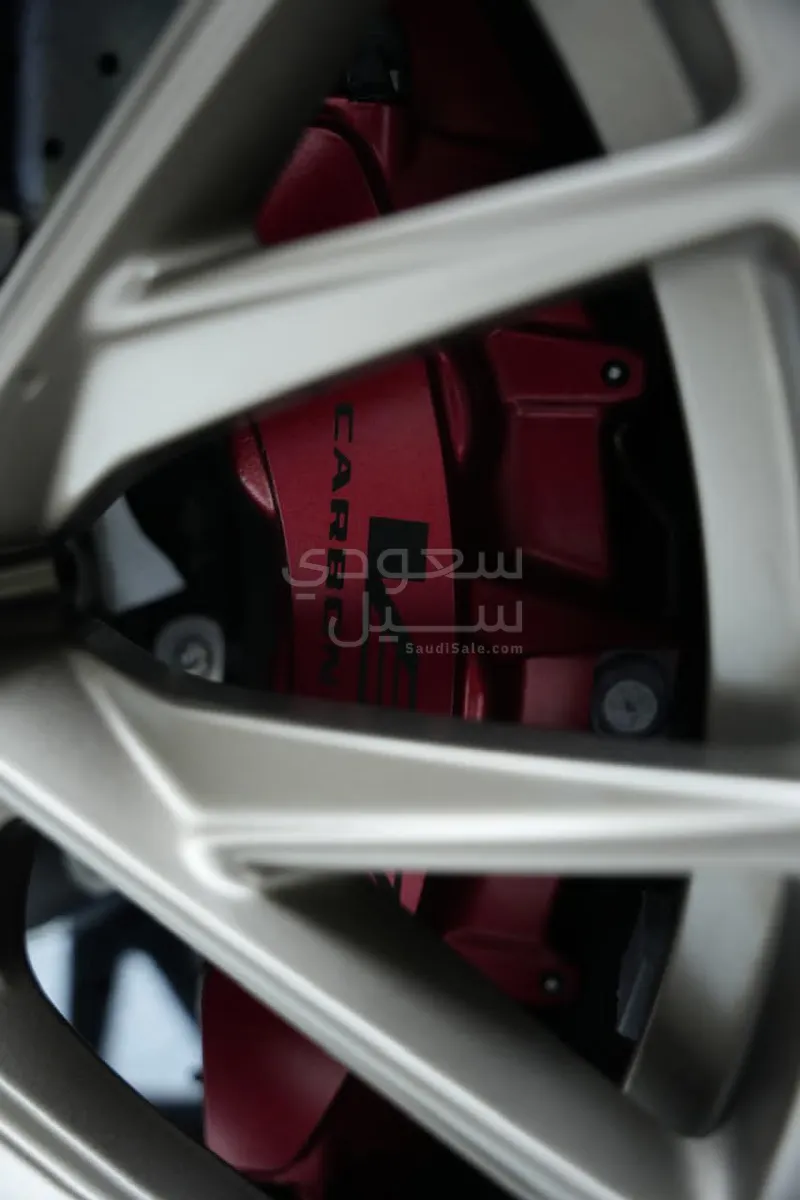 2022 كاديلاك سي تي 5 في بلاك وينج