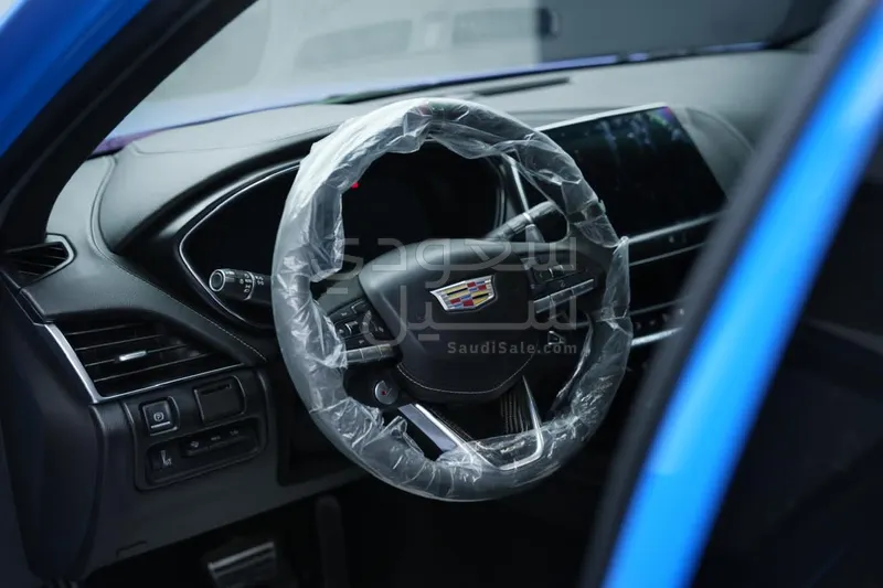 2022 كاديلاك سي تي 5 في بلاك وينج