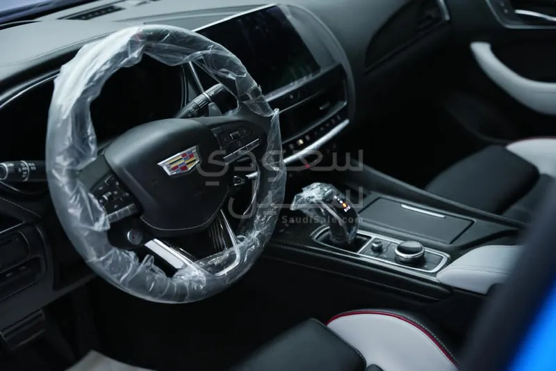 2022 كاديلاك سي تي 5 في بلاك وينج