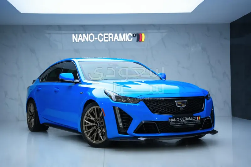 2022 كاديلاك سي تي 5 في بلاك وينج