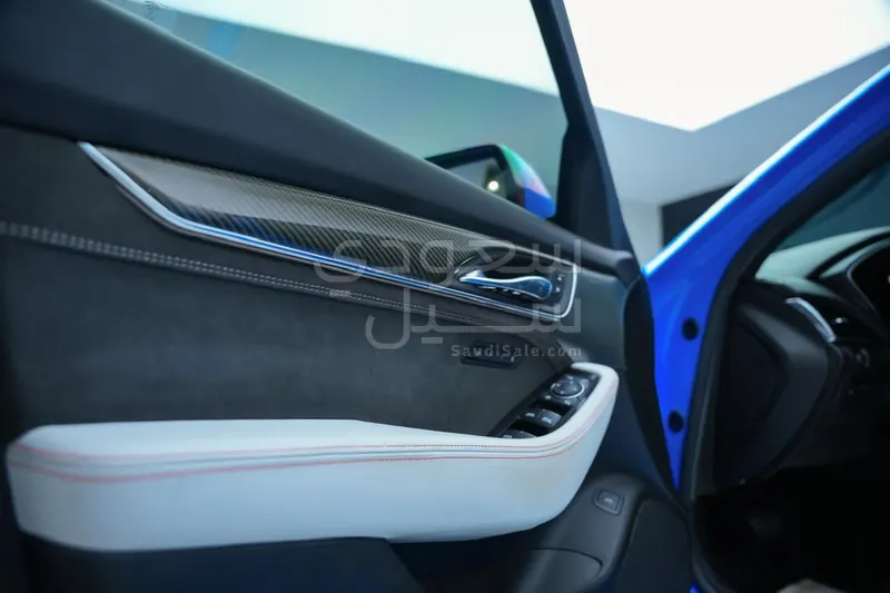 2022 كاديلاك سي تي 5 في بلاك وينج