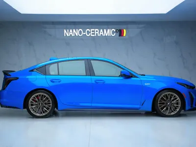 2022 كاديلاك سي تي 5 في بلاك وينج