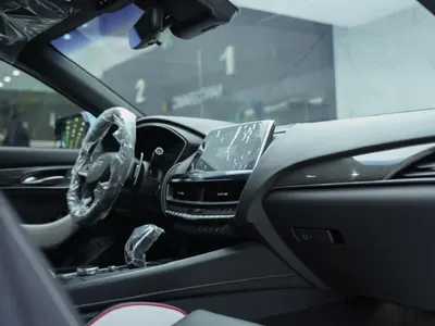 2022 كاديلاك سي تي 5 في بلاك وينج