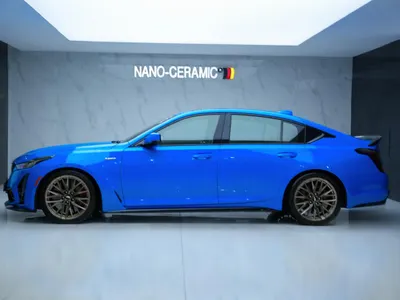 2022 كاديلاك سي تي 5 في بلاك وينج