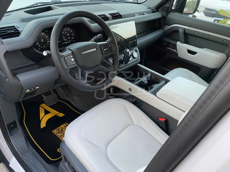 2026 لاند روفر ديفيندر اتش اس اي