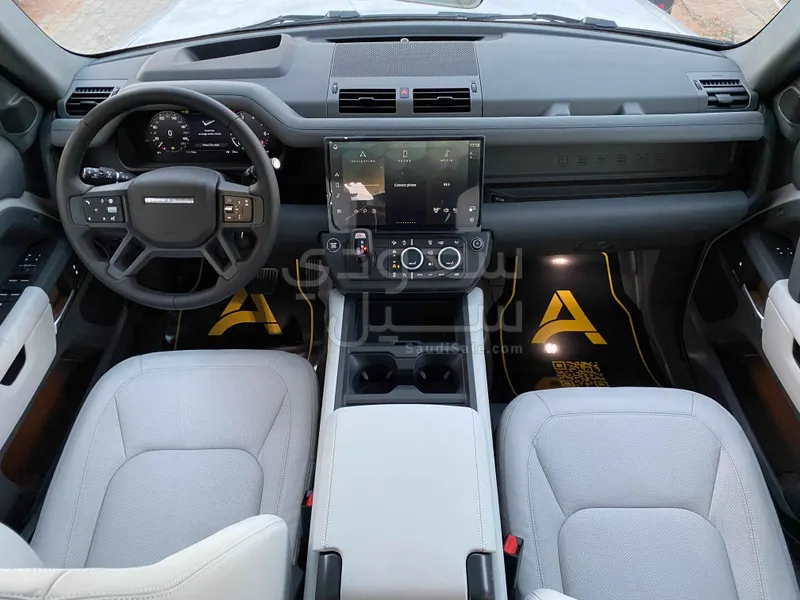 2026 لاند روفر ديفيندر اتش اس اي