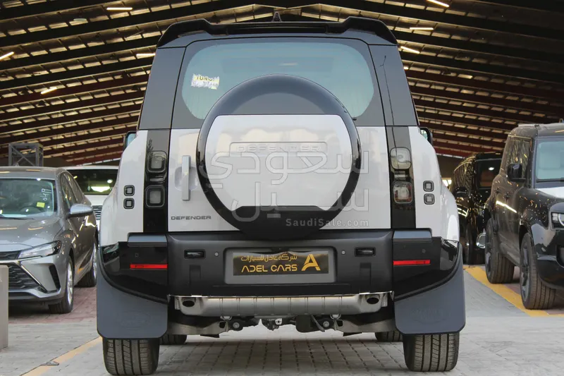 2026 لاند روفر ديفيندر اتش اس اي