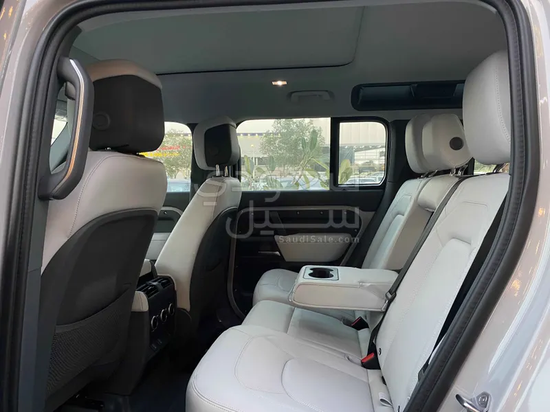 2026 لاند روفر ديفيندر اتش اس اي