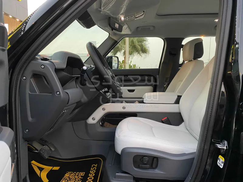 2026 لاند روفر ديفيندر اتش اس اي