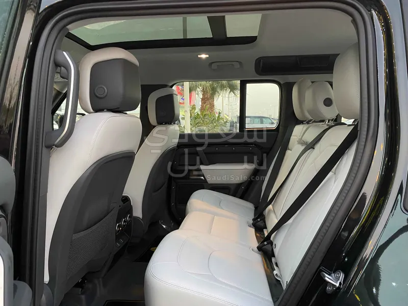 2026 لاند روفر ديفيندر اتش اس اي