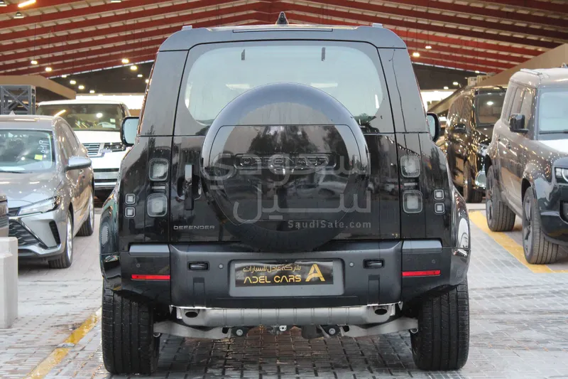 2026 لاند روفر ديفيندر اتش اس اي