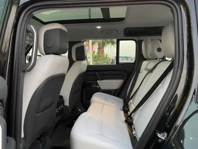 2026 لاند روفر ديفيندر اتش اس اي