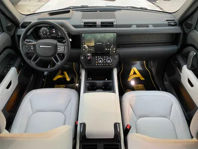 2026 لاند روفر ديفيندر اتش اس اي