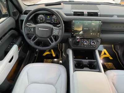 2026 لاند روفر ديفيندر اتش اس اي