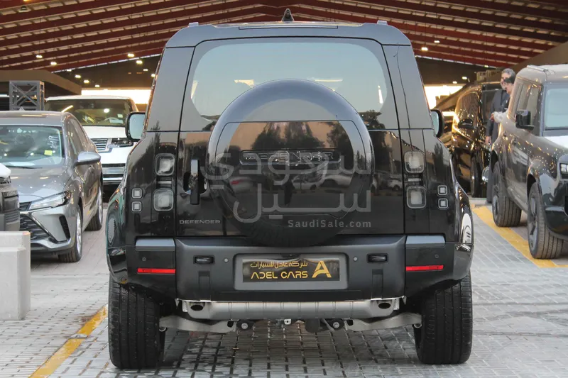 2026 لاند روفر ديفيندر اتش اس اي