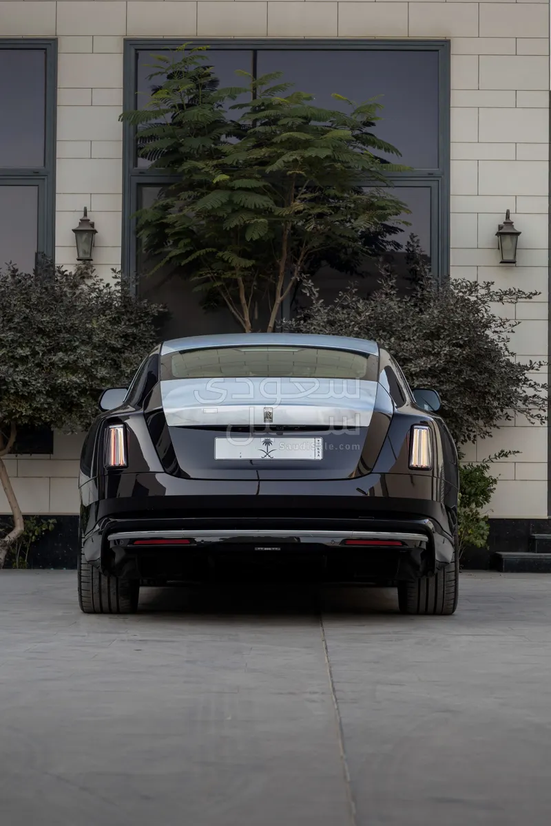 2025 رولز رويس سبيكتر